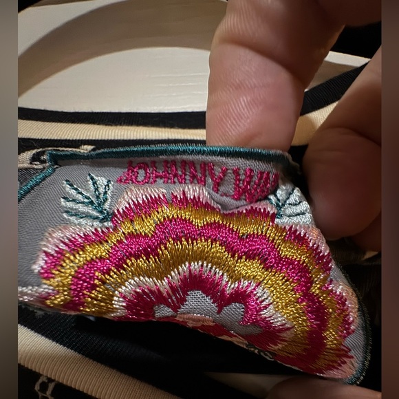 Johnny Was
The Janie Favorite Flutter-Sleeve Top NWT - Picture 8 of 9